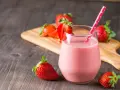 Yogurt Smoothie with Strawberries