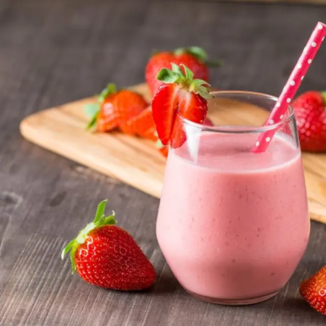 Yogurt Smoothie with Strawberries