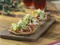 Tostadas de pata enchilada