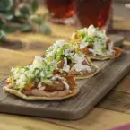 Tostadas de pata enchilada