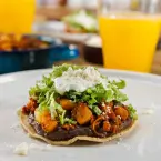 Tostadas de batatas com tiras
