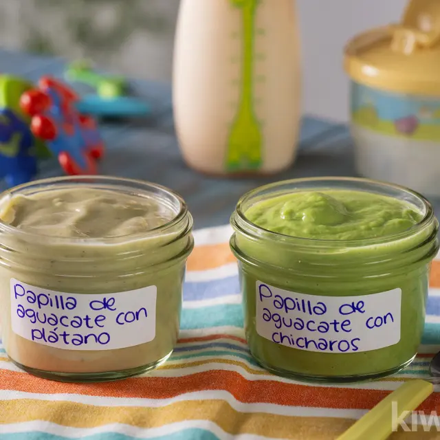 Papinha para bebês com abacate e banana