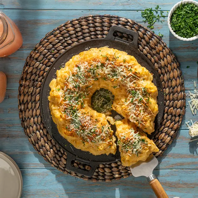 Mac and Cheese Ring