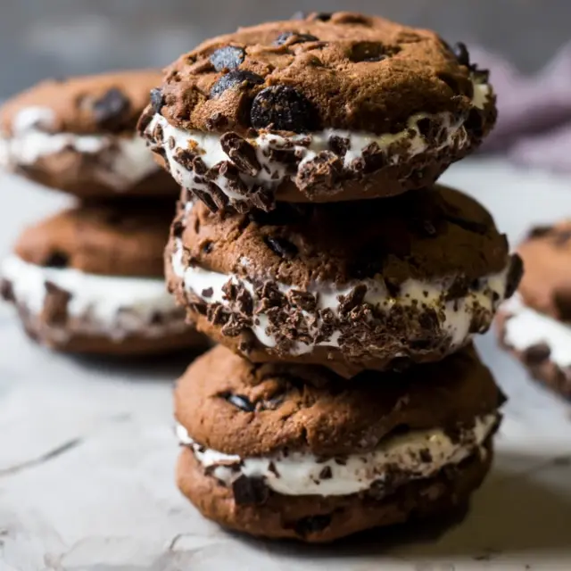Sanduíche de sorvete de brownie