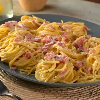 Receita de espaguete branco com presunto