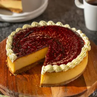 Bolo de queijo com framboesa estilo Costco  