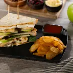 Sándwich de pollo con manzana