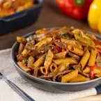 Massa com carne BBQ