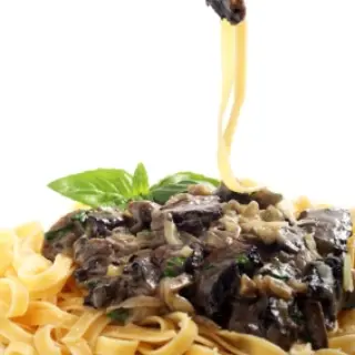 Spicy Fettuccine with Portobello Mushrooms