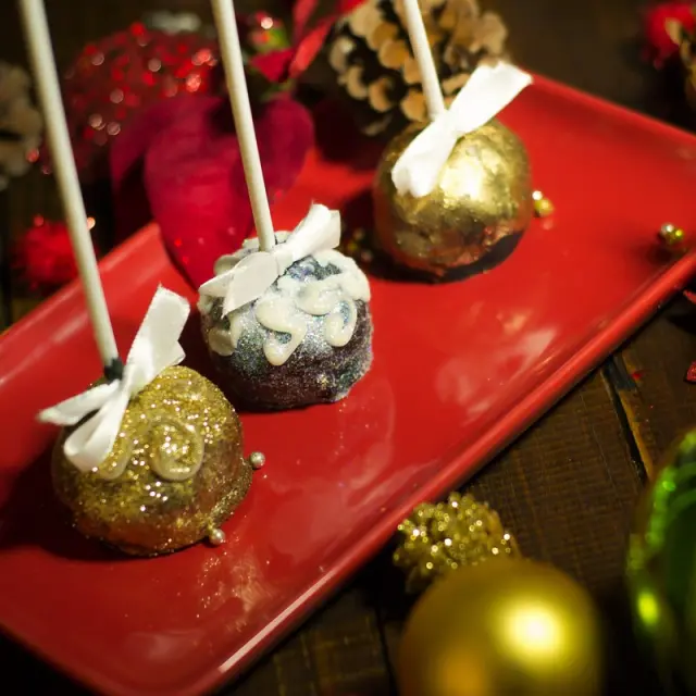 How to Make Cake Pop Orbs