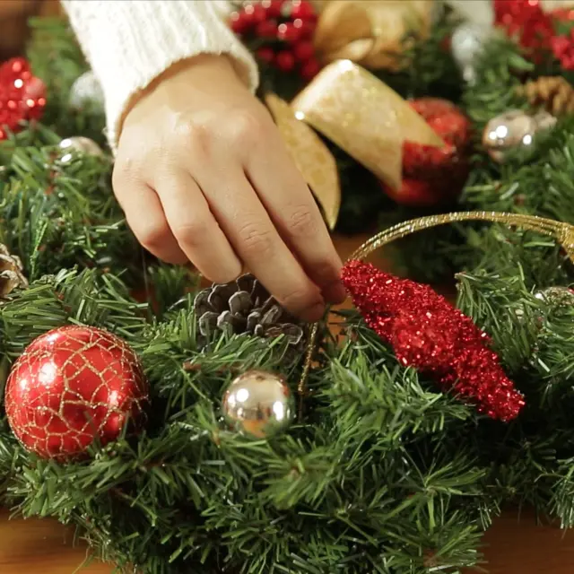 Corona De Navidad con LIMPIAPIPAS - Adornos de Navidad