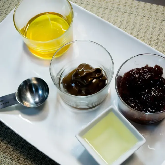 How to measure sticky ingredients