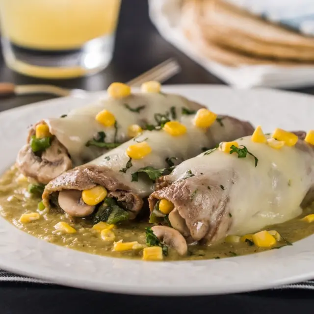 15 ways to make rolls with chicken, meat, fish, and vegetables