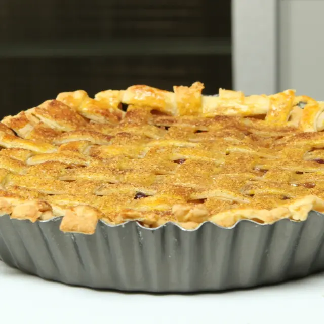 How to glaze a pie
