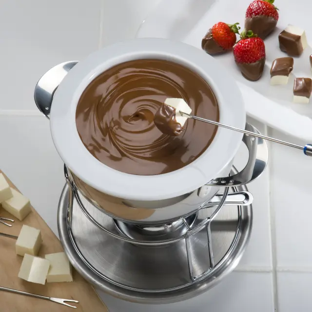 How to Make Chocolate Fondue