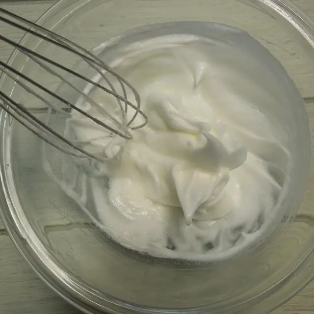 How to beat egg whites to stiff peaks