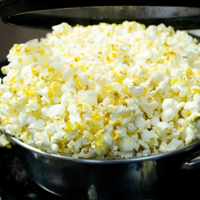 Cómo hacer tus propias palomitas de maíz en el microondas